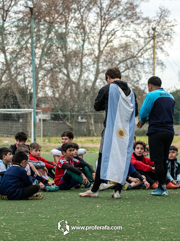Clínica de invierno con bandera Argentina