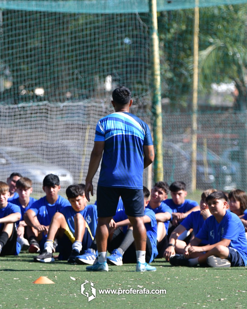 Charla técnica con grupo de jugadores