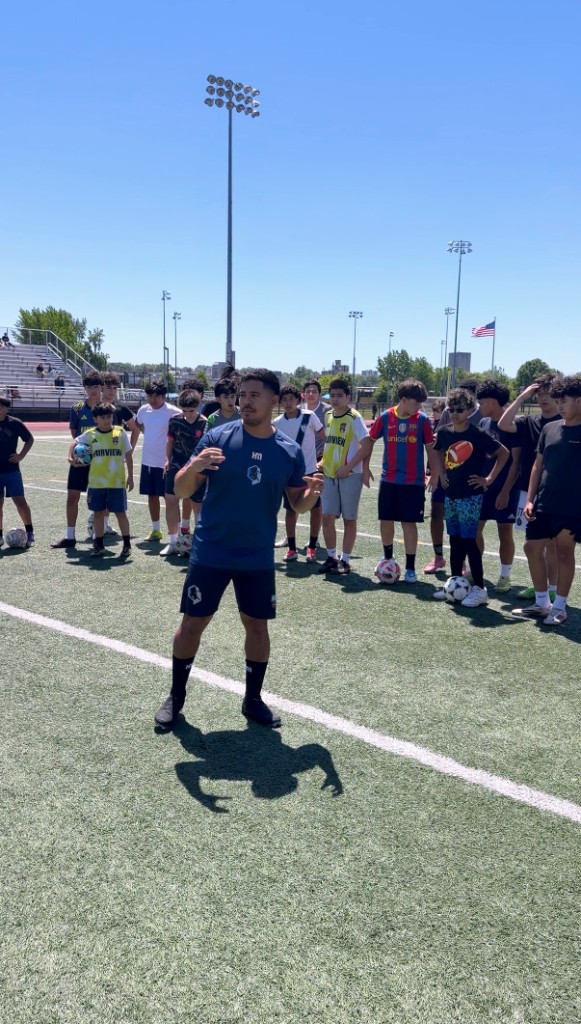 Clínicas internacionales de Profe Rafa con jugadores en Estados Unidos